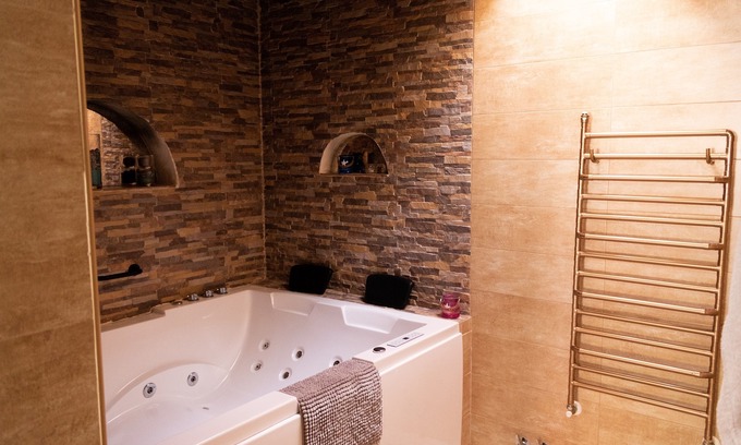 Jadraque Apartment | Self catering Ohana Suite for 2 people