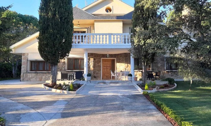 Alpedrete Cottage | Self catering Robertina for 12 people