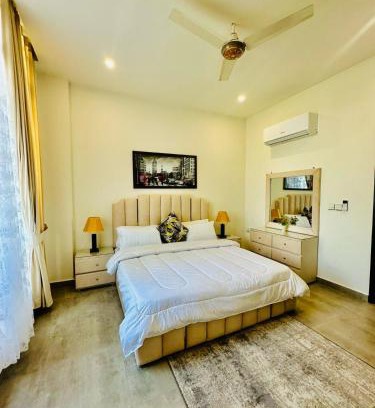 Islamabad Apartment | Self-Checkin 1 Bed SkyParkOne Gulberg Greens Islamabad