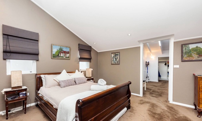 Randwick Apartment | Self Contained Unit Within Elegant Randwick Home