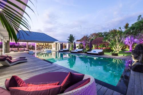 Kerobokan Villa | Seminyak Luxueuse Villa 61 Br 18 Personnes