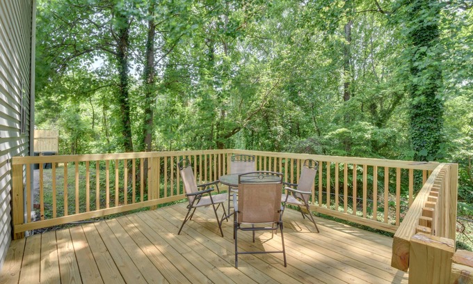 Seneca House | Seneca Vacation Rental < 1 to Lake Keowee Access!