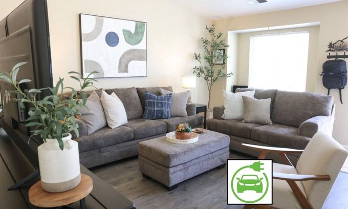 Three Rivers House | Sequoia Serenity 4 Mi to Sequoia National Park-King Bed