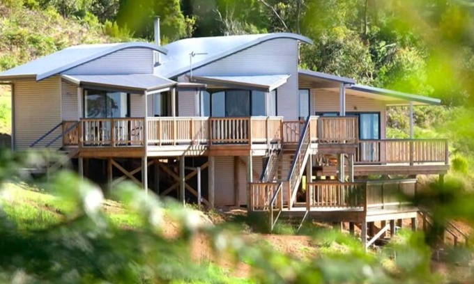 Shadforth House | Serendeva: Stunning views, private & EV charger