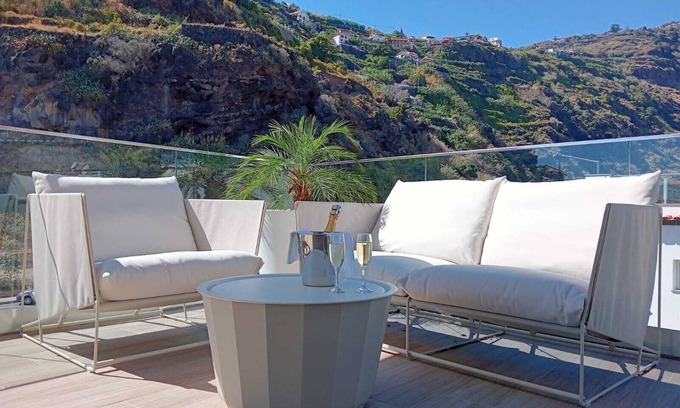 Ribeira Brava Apartment | Serendipity Green - luxury flat in the centre of Ribeira Brava