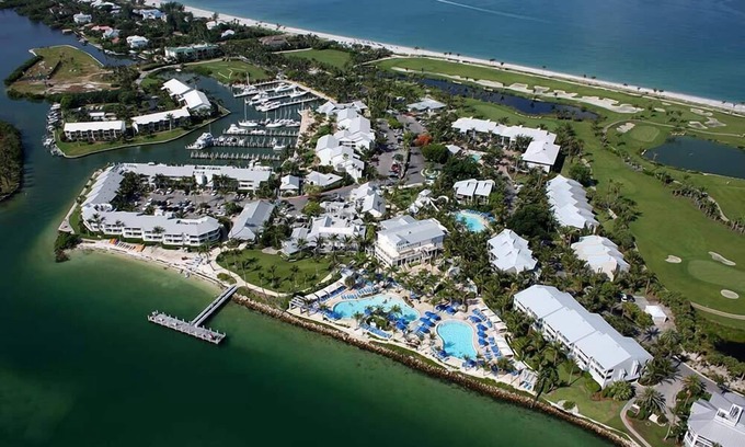 Captiva Apartment | Serene 1BR Villa w/Beach Access, Shell Picking & Nature Excursions