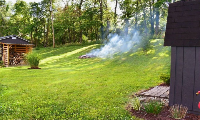 Nashport House | Serene 2BR: Near-Town Convenience Meets Nature Getaway, Ideal for All Travelers