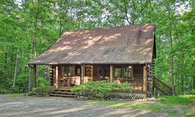 Brevard Cabin | Serene Brevard Cabin ~ 7 Miles to State Forest!