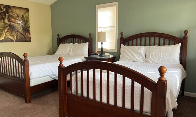 Waynesboro Hotel | Serene Cedar's Edge Room 2
