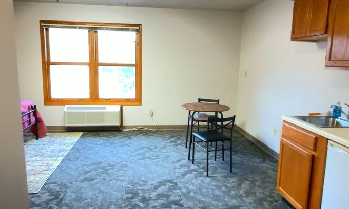 Eureka House | Serene Escape, Fishing, Small-Town Charm