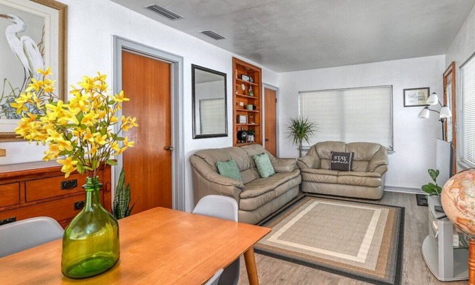 Palatka House | Serene Escape in Historic Palatka: Cute 2BR Home