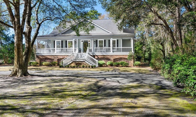Debordieu Colony House | Serene Golf Course retreat nestled in the heart of DeBordieu