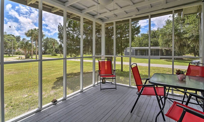 Chiefland House | Serene Home w/ Ramp, Walk to Wildlife Refuge!