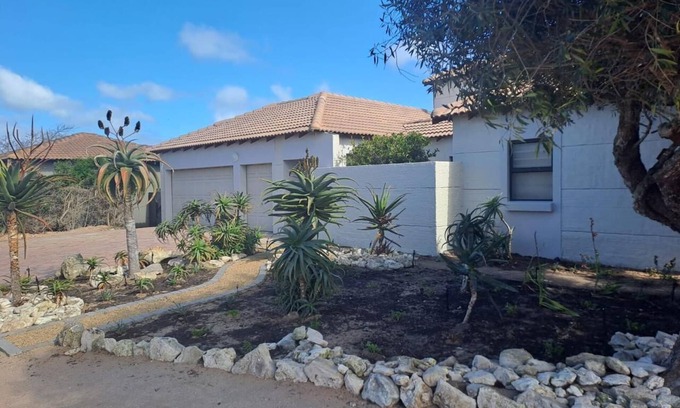 Langebaan Villa | Serene house is an upmarket Villa in the heart of nature's Langebaan golf estate