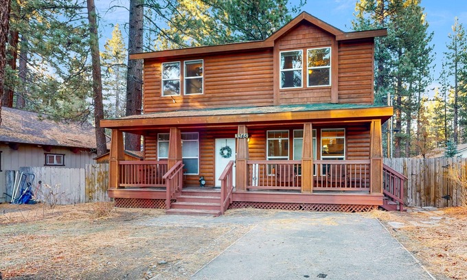 Bijou Park House | Serene monthly rental with hot tub - near Heavenly Resort & dining