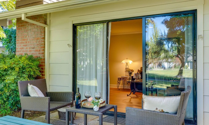 Napa Condo | Serene Napa Retreat w/Pool Access & Patio!