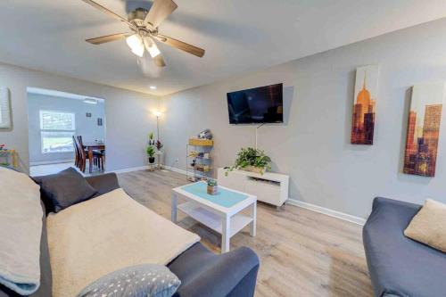 North Charleston House | Serene Private Renovated Charleston Getaway