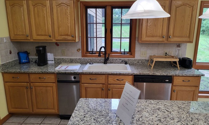 Cobden House | Serene Private Retreat Close to Shawnee National Forest