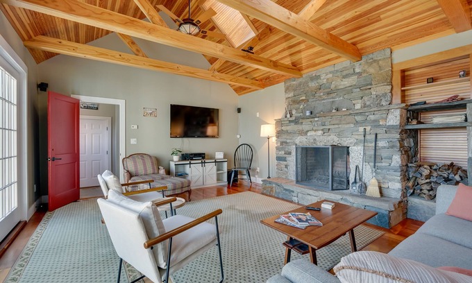 Wilmington House | Serene Retreat Near Mt Snow: Great for Groups!