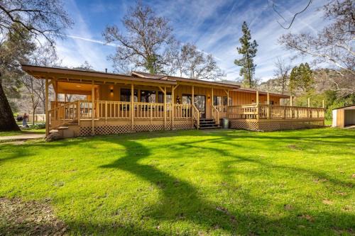 Kaweah House | Serene Riverfront Home - 150 yds from the River