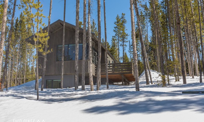 Big Sky House | Serene Ski in/Ski out, Lake Cabin! Private Hot Tub, 7 Minutes to Resort!