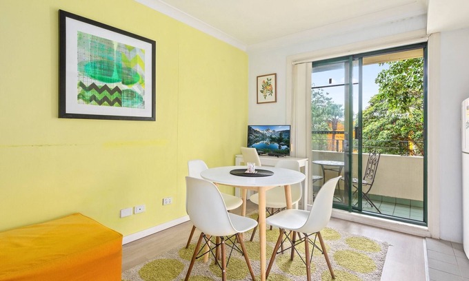 Wollstonecraft Apartment | Serene Studio with Balcony in Prime Location