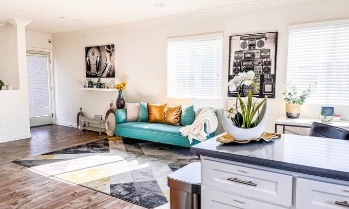 Los Angeles Condo | "Serenity" 3Bed~3Bath By BMO~Crypto~So-Fi~DTLA~USC