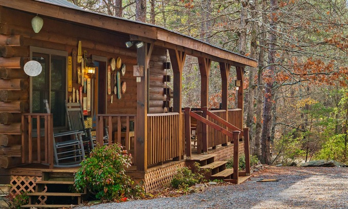 Mentone Cabin | Serenity-A Romantic Secluded Riverfront 1 level expansive log cabin with hot-tub
