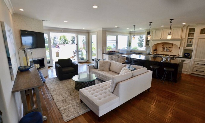 Redondo Beach House | Serenity and Style in Redondo Beach