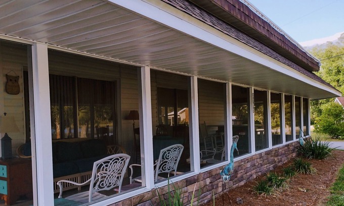 Hernando House | Serenity at the Lake