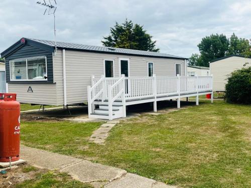 Clacton-on-Sea House | Serenity Holiday Home