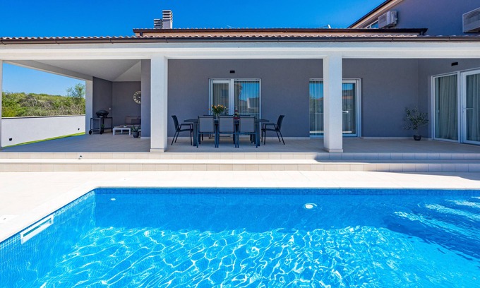 Loborika Villa | Serenity Home Villa Tea with heated pool and pyrolysis salt water