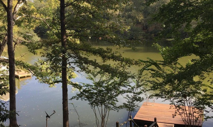 Jones Mills House | Serenity House on Lake Catherine with Private Boat/Swim Dock