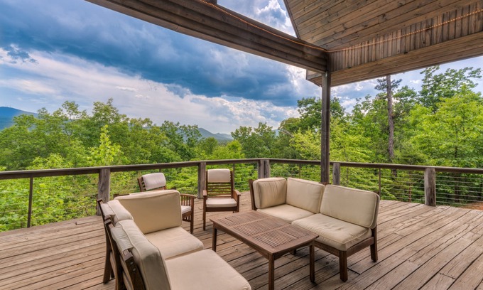 Mill Spring House | Serenity Mountain Cabin with Hot Tub Pet Friendly