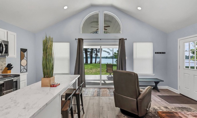 Morrilton House | Serenity Now! Modern lakeside cottage