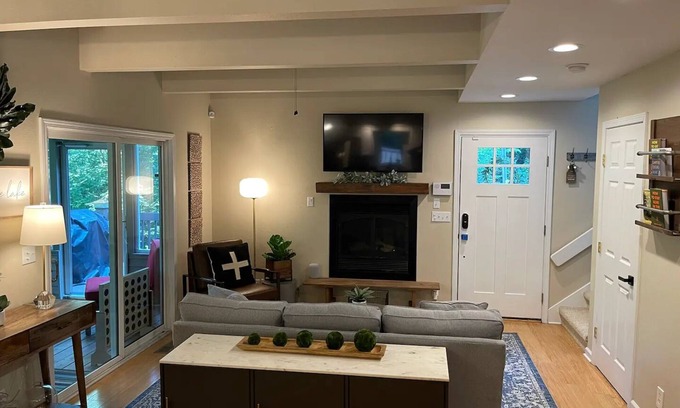 Baxter House | SERENITY @ Shady Cove is surrounded by nature and peacefulness.