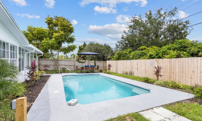 Rio Vista House | Serenity, tranquility, relaxed! 10 Min drive to Bucees, Speedway, and Beaches!