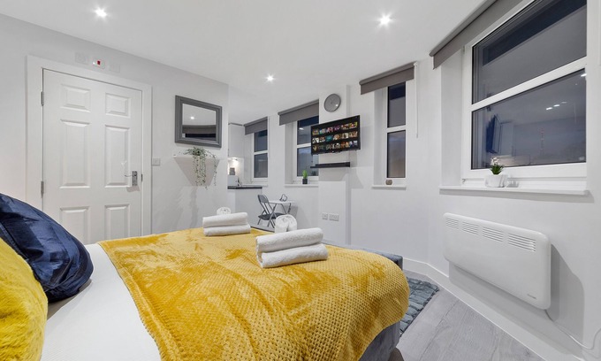 Penge Apartment | Serviced Ensuite Room Crystal Palace London Se20