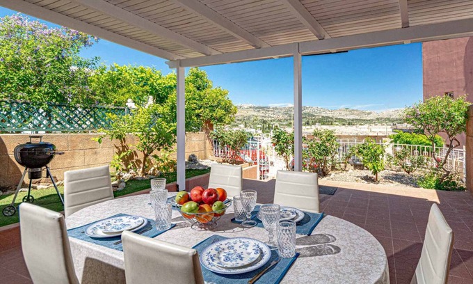 Archangelos House | Set in Archangelos, 2.7 km from Stegna Beach and 19 km from Lindos Acropolis.