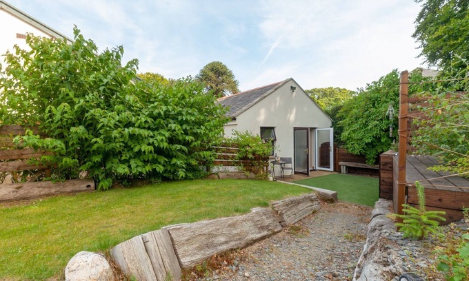 Maughold House | Set in the beautiful rural location of Maughold, Elgin Retreat offers plenty to enjoy and is a matte