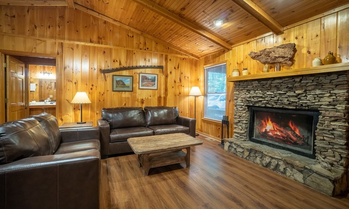 Sautee Nacoochee Cabin | Settin' on the Creek - Let Your Cares Drift Away!