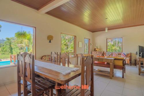 Mambucaba House | Seu refúgio com piscina, área verde e Churrasqueira