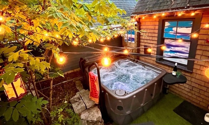 Appleton House | SevenTwenty: Hot Tub Under the Stars - Appleton’s Cozy Hideaway