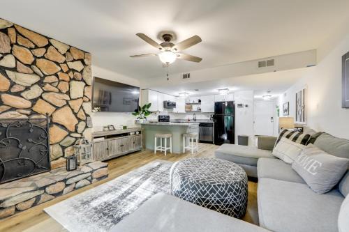 Sevierville Apartment | Sevierville Condo with Balcony and Pool Access!