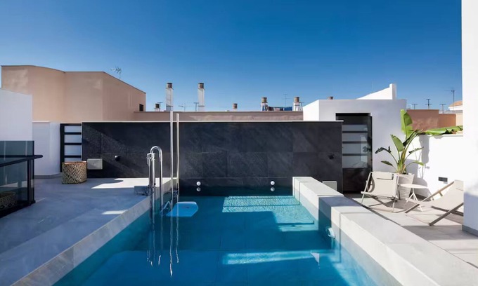 El Arenal Apartment | Sevilla, my dear! Unique apartments with rooftop terrace and swimming pool!