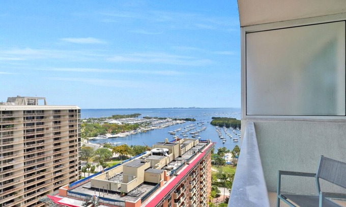 Coconut Grove Apartment | SF Amazing Studio - Walking Distance to Cocowalk