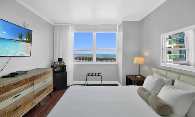 Coconut Grove Apartment | SF Bayview Gem! Coastal retreat