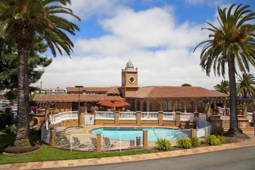 Millbrae Hotel | SFO El Rancho Inn SureStay Collection by Best Western