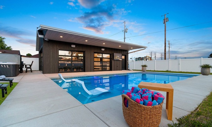 Green Bay House | SGB3-Lombardi Pool House