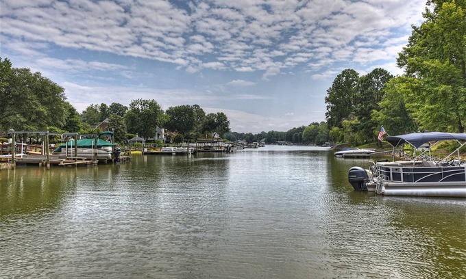Denver House | Shades of Summer by AvantStay | Gazebo, Dock, View